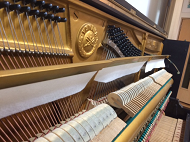 YAMAHA U1H 内装