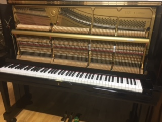 YAMAHA U3A　内装