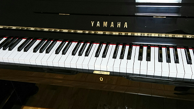 YAMAHA U1A　鍵盤