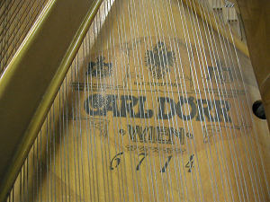 1910年頃製造カール・デールの響鳴板ロゴ。