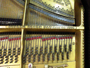 リビルド完了後の1907年製Steinway Model B　脚、ペダル