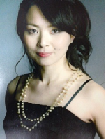 ピアニスト、市川直子さんの伴奏です。